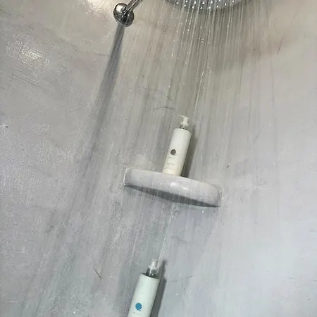 White Swallow Santorini * Vourvoúlos