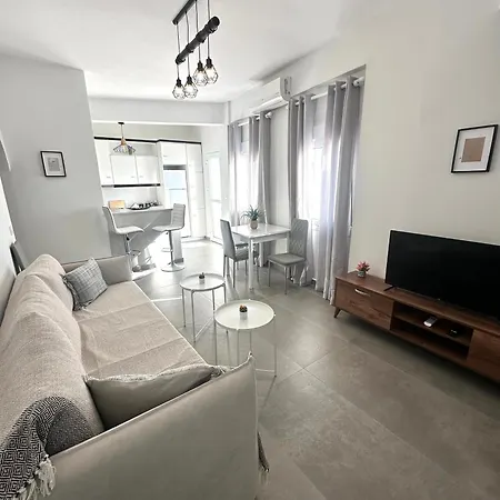 White Swallow Santorini Tatil Evi Vourvoúlos