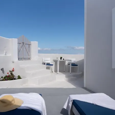 White Swallow Santorini * Vourvoúlos