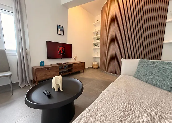 White Swallow Santorini * Vourvoúlos