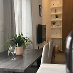 White Swallow Santorini Дом отдыха Vourvoulos