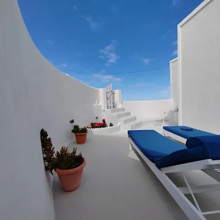 White Swallow Santorini Feriehus *