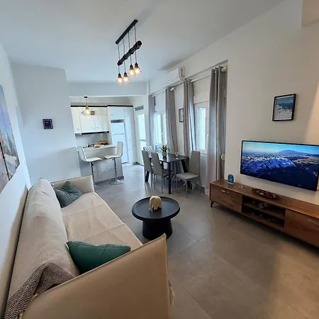 White Swallow Santorini * Vourvoúlos