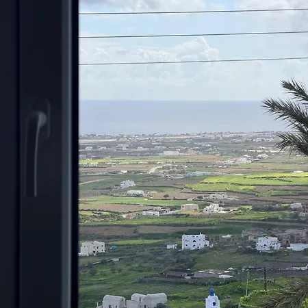 White Swallow Santorini Tatil Evi Vourvoúlos