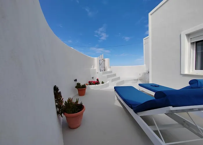 White Swallow Santorini 度假居 *