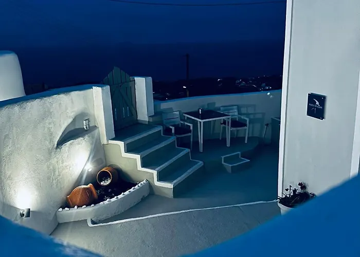 White Swallow Santorini 度假居 *