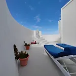 White Swallow Santorini Holiday home *