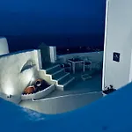 White Swallow Santorini Holiday home *