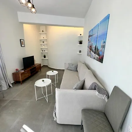 White Swallow Santorini Vourvoúlos